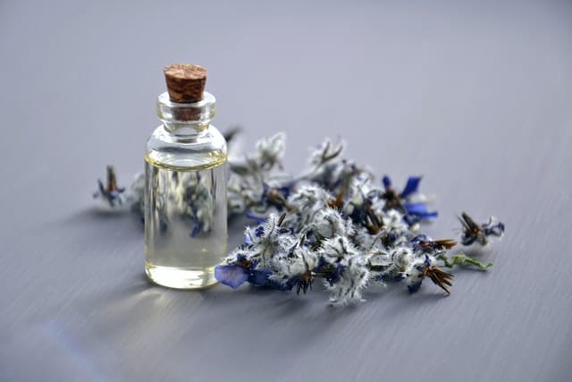 <strong>LETS ALL DISCUS ABOUT ESSENTIAL OILS BY Herbal-empire.com</strong>